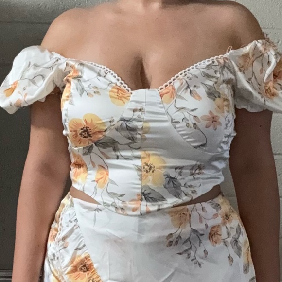 Fashion Nova Floral Crop Top and Skirt Set - Picture 7 of 8